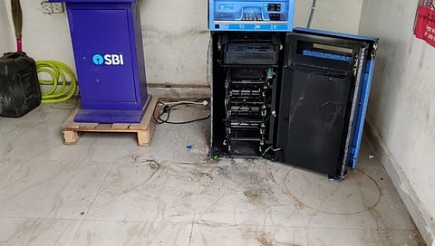 बुलढाण्यात चोरांचा सुळसुळाट; एकाच रात्रीत तीन ATM फोडले !