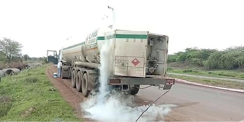 Gas tanker