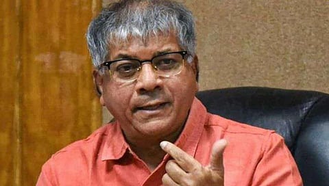 Prakash Ambedkar: निवडणुकीच्या रणधुमाळीत प्रकाश आंबेडकरांची प्रकृती खालवली; रक्तात आढळली गाठ