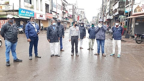 sangli lockdown officers on field
