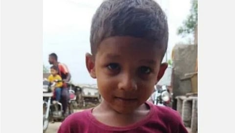 रिमझिम पावसाने भिंत कोसळली; चार वर्षीय चिमुकल्याचा मृत्यू