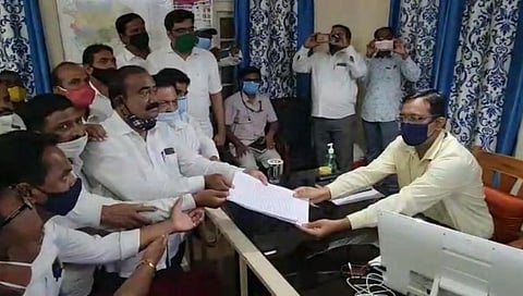 ईडीने जरंडेश्वर कारखान्यावर केलेल्या कारवाई विरोधात शेतकरी आक्रमक...