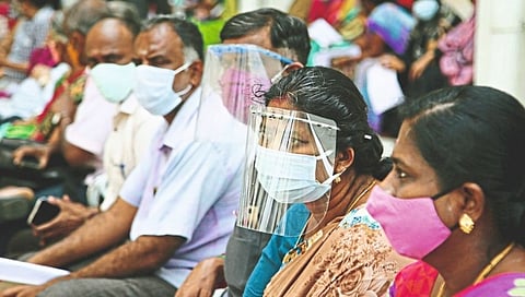 चिंताजनक! ऑगस्टमध्ये कोरोनाची तिसरी लाट