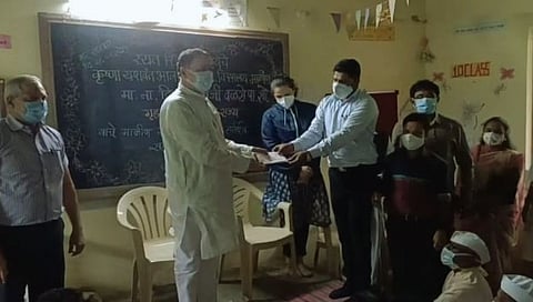 माळीण वासियांकडुन आपत्तीग्रस्तांसाठी 25 हजारांची मदत