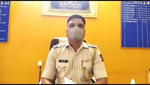 पोलीस निरीक्षकांच्या नावे बनावट फेसबुक अकाउंट बनवून पैशाची मागणी