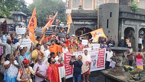 नाशिकमध्ये मंदिरे उघडण्यासाठी रामकुंडावर शंखनाद आंदोलन