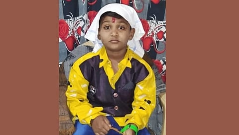 माकड छातीवर बसल्याच्या भितीनं 10 वर्षीय चिमुकल्याचा मृत्यू!