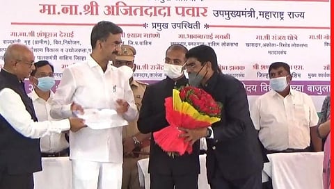 स्व.बाळासाहेब ठाकरे बहुउद्देशीय कृषि संकुलाचे देसाई यांच्या हस्ते भूमिपूजन