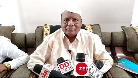 मुख्यमंत्री ओबीसींना आरक्षण देणार, म्हणजे उपकार नव्हेत - ढोबळे