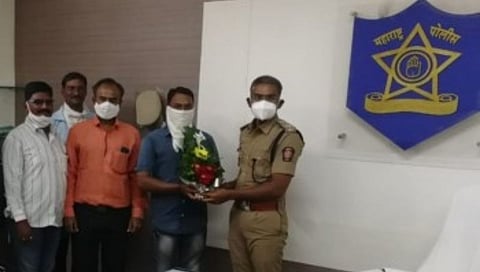 आर्थिक विवंचनेतही प्रामाणीकता शाबुत..रिक्षा चालकाने सापडलेली रोकड केली परत