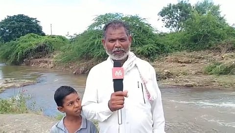 जीव वाचविण्यासाठी नातूला घेवून झाडावर; सकाळ झाली, पाणी ओसरले अन्