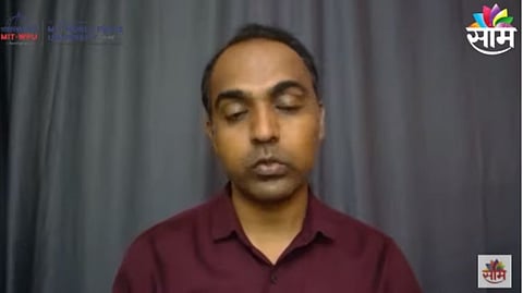 डिसले गुरुजींना पैसे कोणी मागितले याचे स्पष्टीकरण द्या, जिल्हा परिषदेने दिली नोटीस...