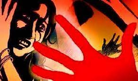 मध्यप्रदेशातील तरूणीला दिले लग्नाचे आमिष; घरी नेत केला अत्याचार