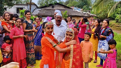 मावळमध्ये लेकी मागण्याचा पारंपारिक खेळ उत्साहात संपन्न