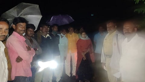 बाम्हणी- वलखेड ओढ्यात वाहून गेलेल्या दोघांना वाचवण्यात यश, एकाचा शोध सुरु