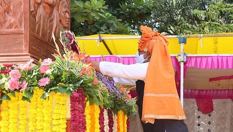 मराठवाडा मुक्तीसंग्राम दिन; धनंजय मुंडेंनी केलं हुतात्म्यांना अभिवादन