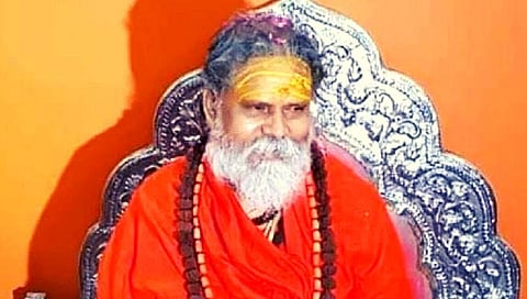 भारतातील अनेक राजकारण्यांचे गुरु महंत नरेंद्र गिरी यांचा संशयास्पद मृत्यू (व्हिडिओ)