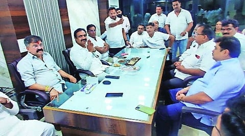 जयंत पाटील आले अन् करेक्ट कार्यक्रम करुन गेले; 22 नगरसेवकांच्या हाती ‘घड्याळ'