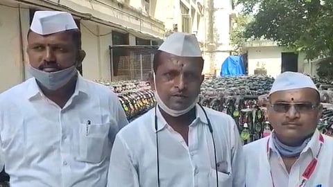 मुंबई डबेवाल्यांन मोफत सायकल वाटप...
