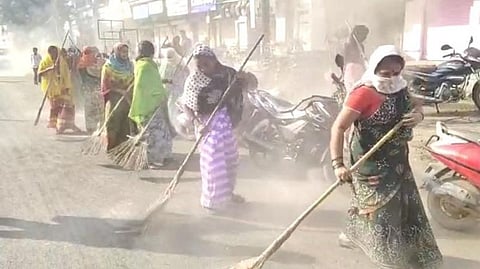 शहादा शहरात 'माझी वसुंधरा' उपक्रमाअंतर्गत स्वच्छता अभियान...