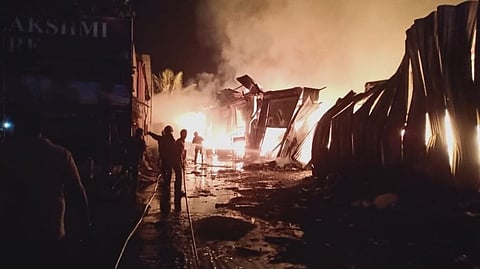 भिवंडीत फर्निचर गोदामांसह कारखान्याला भीषण आग...