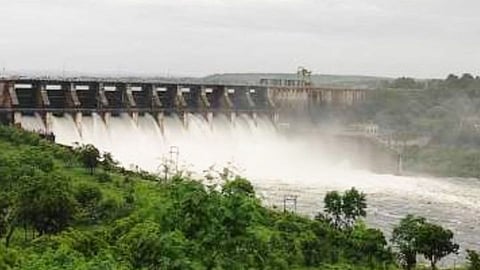 येलदरी धरणाचे दहा दरवाजे उघडले; मोठ्या प्रमाणात नदीपात्रात विसर्ग