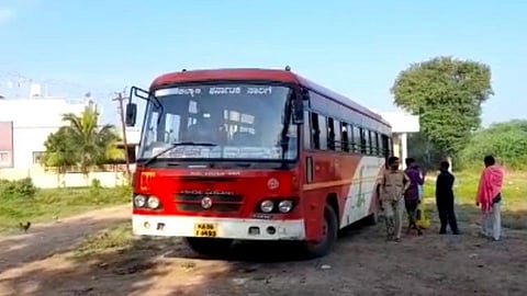 Pune: बसमध्ये प्रवासा दरम्यान महिलेची झाली प्रसूती; मुलाला दिला जन्म