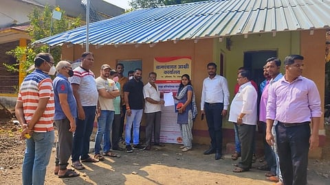 शिवसेनेचा दणका! आंदोलनाला यश, आक्षी रस्त्याचे रखडलेले काम होणार सुरू