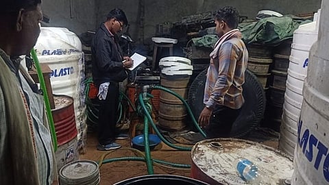 अवैध बायोडिझल पंपावर पोलिसांचा छापा