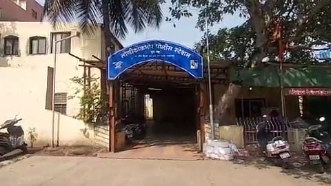 Pune: उरुळी कांचनमध्ये चारचाकी गाडीची काच फोडून पन्नास हजार लंपास