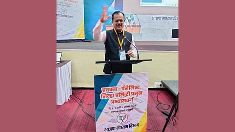 '10 हजार कोटींच्या मदतीचा फक्त गाजावाजा; प्रत्यक्षात मात्र 75 टक्क्यांचीच मदत'