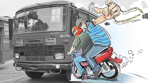 ST बंद म्हणून नवऱ्याला घ्यायला बोलावलं; सासरी जाताना चोरट्यांनी भर रस्त्यात लुटलं !