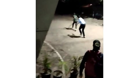 औरंगाबादमध्ये स्क्वॅश खेळाच्या कोचला पळवून-पळवून चपलेने मारहाण! पहा Video