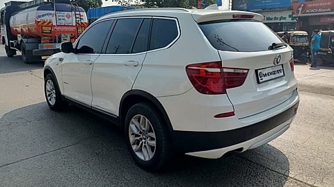 वाहतूक पोलिसांसमोर वाहनांवरील काळ्या काचांचे आव्हान...