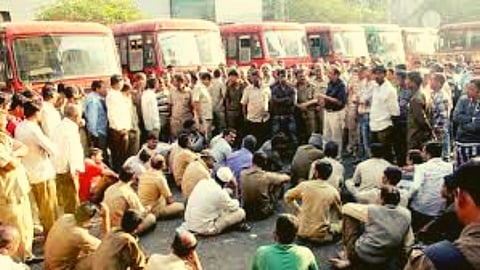 संपात सहभागी असलेल्या कर्मचाऱ्याचा हृदयविकाराच्या झटक्याने मृत्यू