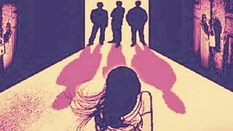 लैंगिक समस्येने त्रस्त झालेल्या पतीने मित्रांना बायकोवर करायला लावला बलात्कार