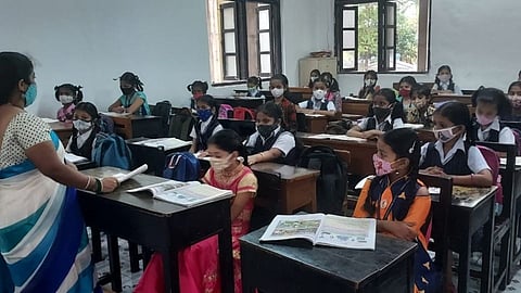 School Update : बीड जिल्ह्यातील शाळांमध्ये पुन्हा घुमणार चिमुकल्यांचा किलबिलाट!