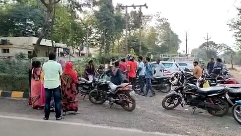 औरंगाबाद : बहिणीने भावाला पोलीस ठाण्यासमोरच दिला चोप, कारण ऐकून थक्क व्हाल!