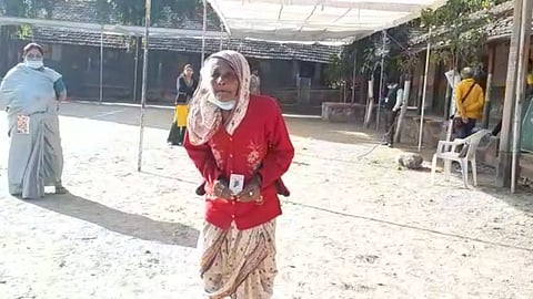 अमरावतीत 95 वर्षांच्या आजीने बजावला मतदानाचा हक्क