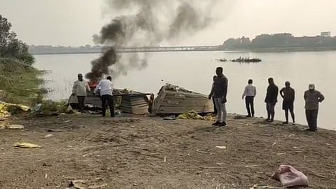 Pandharpur : अवैध वाळू उपसा करणाऱ्या ११ बोटी जाळल्या!