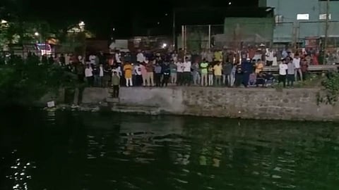 Pune: पुण्यात कॅनॉलमध्ये कोसळली रिक्षा, रेस्क्यू ऑपरेशनचा सुरु; चालक बेपत्ता