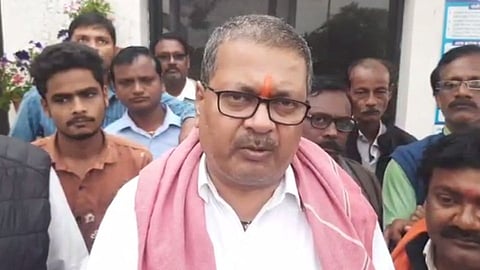 राष्ट्रवादीचे आमदार राजू कारेमोरेंनी पोलीस स्टेशनमध्ये घातला धिंगाणा!