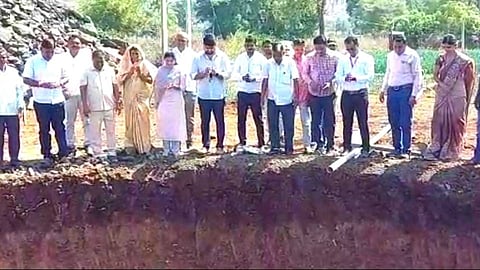 नंदुरबार : बिरसा मुंडा कृषी क्रांती योजनेंतर्गत सिंचन विहिरीचे भूमिपूजन व जलपूजन कार्यक्रम