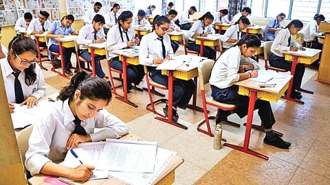 HSC Exam Update: बारावीच्या लेखी परीक्षेच्या वेळापत्रकात अंशतः बदल