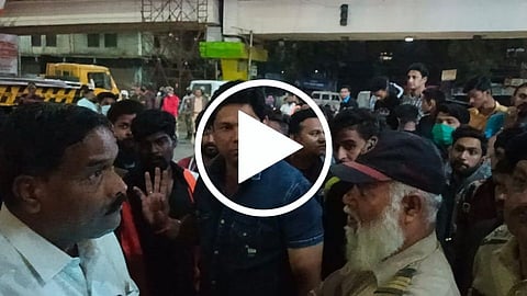 Aurangabad: शिवप्रेमींचे बॅनर महापालिकेने हटवले; मध्यरात्री राडा...(पहा Video)