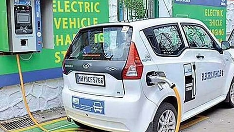 Mumbai News: मुंबईत 134 इलेक्ट्रीक चार्जिंग स्टेशन उभारली जाणार