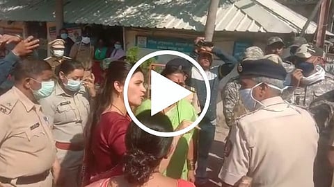 Amravati: खासदार नवनीत राणा आणि एसीपी पूनम पाटील यांच्यात बाचाबाची...(पहा व्हिडिओ)