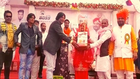 Dhule: अनोखा उपक्रम! इथे होते एक रुपयात लग्न, सोबत गादी, पलंग, फ्रीज, कुलरचा आहेरही...