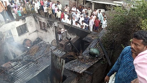 fire broke in a house near yavatmal