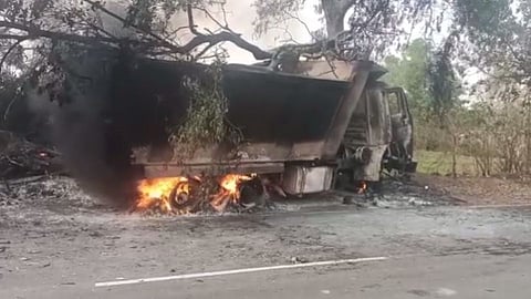भरधाव ट्रकने दोन बालकांना चिरडले; अपघातानंतर ट्रकला लागली आग!